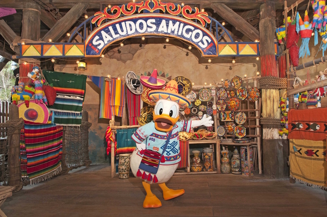 2010年　「“サルードス・アミーゴス!”グリーティングドック」オープン