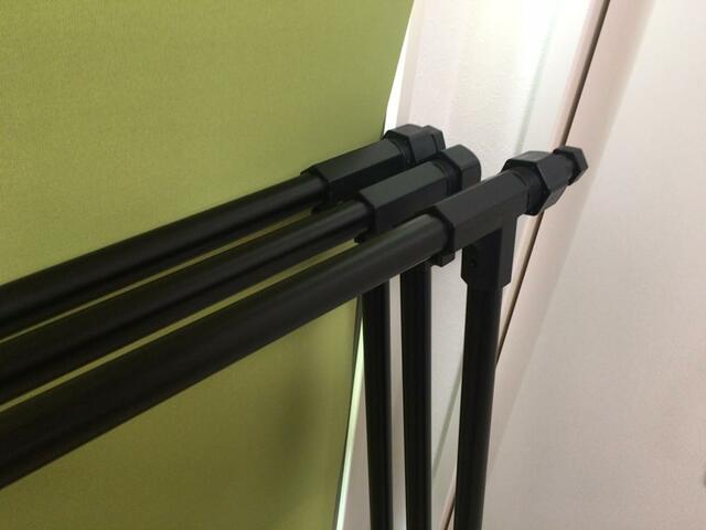 【カインズ アルミ折りたたみ伸縮式布団干し3枚】マットブラックでクール