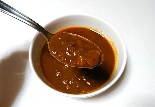 【素材を生かしたジビエのカレー 鹿肉とマッシュルームのカレー　180g　450円】鹿のひき肉をはじめとした具材は、細かく刻んである