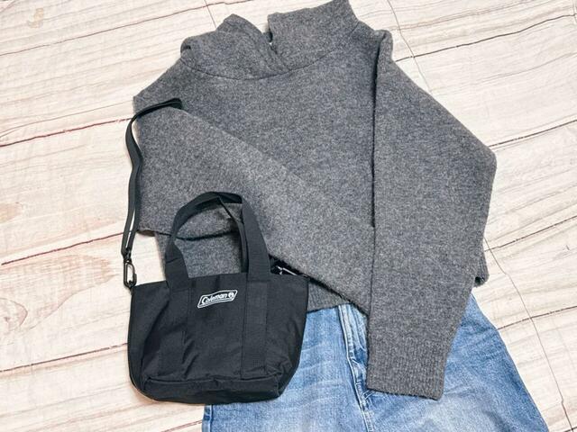 ショルダーなら両手が空くのでレジャーやイベント時の貴重品バッグとしても活躍