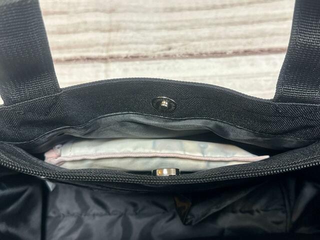 内側ボディ側のポケットにはエコバッグを収納