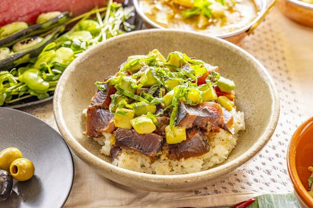 「鰹とアボカドのポキボウル」＜ランチ：大人 5,500円～＞【帰ってきた！カレービュッフェ&アニバーサリープレミアムメニュー】