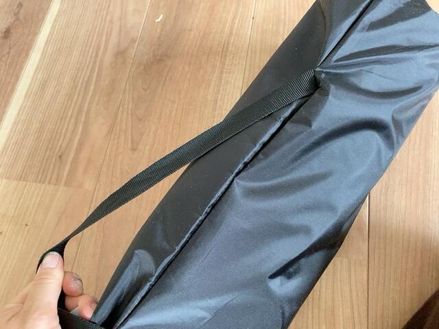 【ワークマン レジストスクエアタープ】収納袋には持ち手がついていて便利