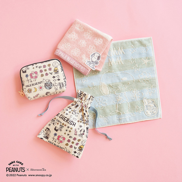 オーガニックコットンティッシュケースポーチ（裏地に再生ポリエステルを使用）1,760円、オーガニックコットンミニタオル（パイル部分にオーガニックコットン使用） 各 1,100円、オーガニックコットン巾着 1,100円（税込）