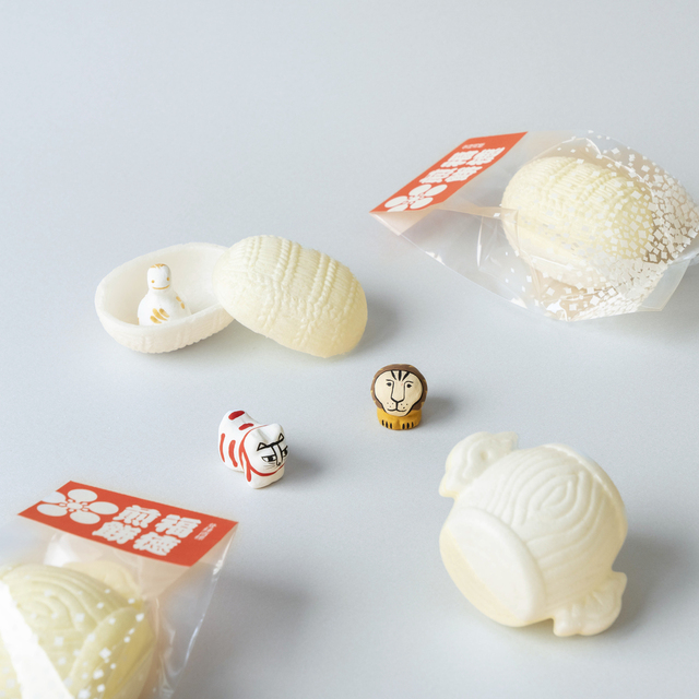 「リサ・ラーソンの福徳煎餅」3個セット：2,640円（税込）6個セット：4,950円（税込）9個セット：7,040円（税込）