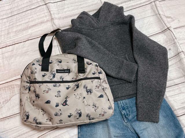 カジュアルコーデに持つだけでポイントになります♪【付録：ムーミン×Samansa Mos2の大容量ボストンバッグとメッシュポーチ】
