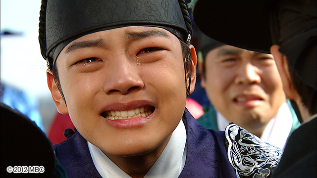 『太陽を抱く月』 © 2012 MBC