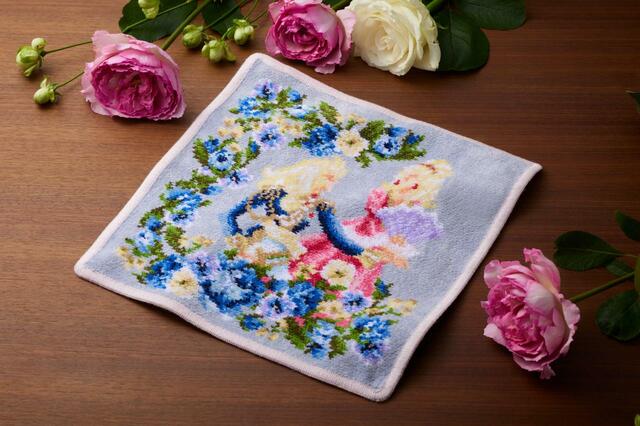 「青いばら”に囲まれた「オスカル」と 「マリー・アントワネット」が描かれた第2弾