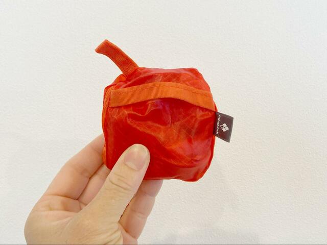 【mont-bell U.L.MONO ポーチ S】子どもの手のひらにも収まりそうなサイズ感！ 