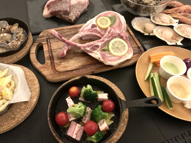 BBQディナーが運ばれてきました