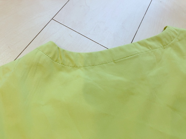 【ワークマン レディースガーデニングリラックスワンピース】襟元の縫製もしっかりしています