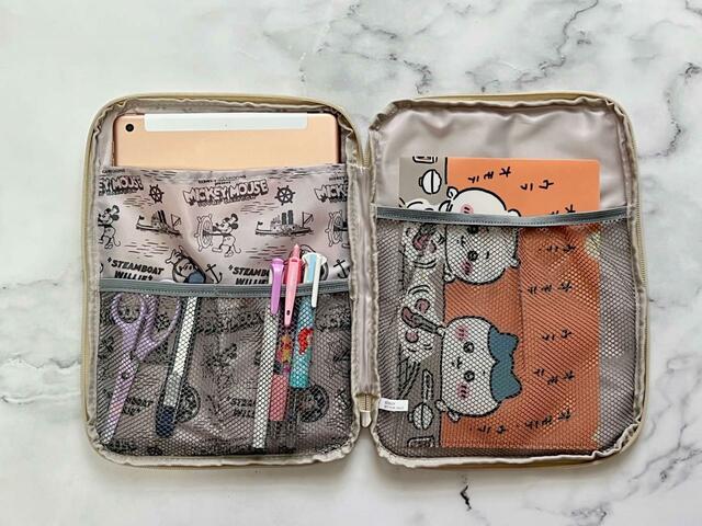 【Disney100 蒸気船ウィリー マルチに使えるポーチBOOK】よく使うステーショナリー入れとしても◎