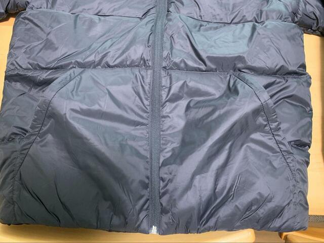 【ワークマン　リペアテック洗えるフュージョンダウンジュニアフーディー】左右にポケットがついています。