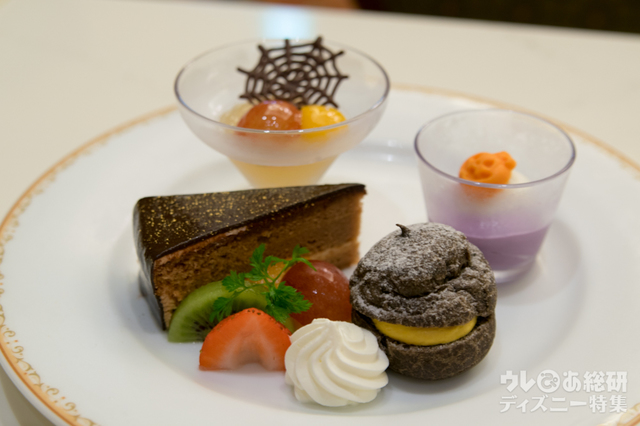 「シャーウッドガーデン・レストラン」“ディズニー・ハロウィーン” ランチブッフェ