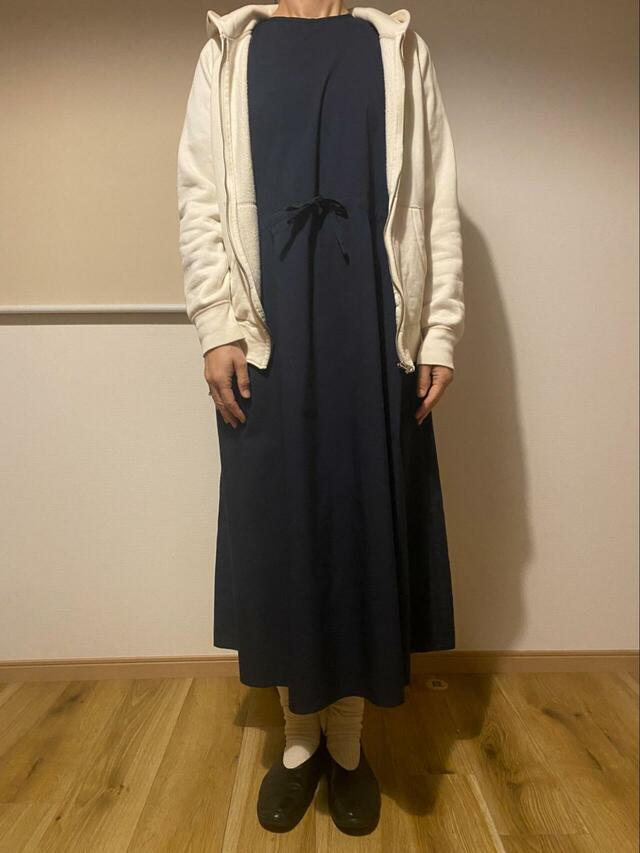 【無印良品　かろやか　ブロード　プルオーバーワンピース】カラーは黒、ダークネイビー、オフ白ストライプの3展開。どんなコーデにも合わせやすいです