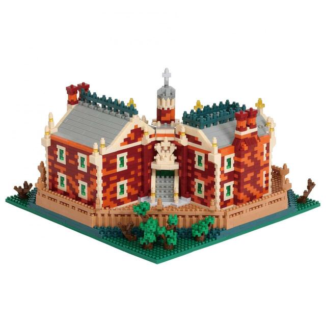 ミニブロック〈ナノブロック〉 12,000円｜サイズ：（組み立てた状態）縦約20×横約20×高さ約13cm｜東京ディズニーリゾート「ディズニーストーリービヨンド」グッズ｜販売店舗：東京ディズニーランド「キングダム・トレジャー」｜発売日：2023年1月26日（木）