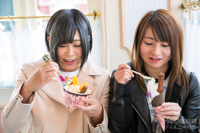 ミルクソフトクリーム&チョコレートクランチ 1個 ¥450|チョコナッツバニラアイス&チョコレートクランチ 1個 ¥500