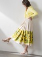 【ビアッジョブルー「Mimosa Hem Skirt」】価格:¥36,300(カラー:ホワイト、ベージュ)