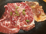 ペア焼肉から、「赤身焼肉ペア【炙りミスジ&豚肩ロース】」を注文。【安楽亭の焼肉食べ放題】