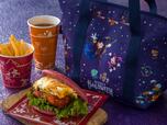 スペシャルセット、スーベニアランチケース付き 1,470円｜提供店舗：東京ディズニーシー「ニューヨーク・デリ」｜東京ディズニーリゾート「ディズニー・ハロウィーン」2022スペシャルメニュー