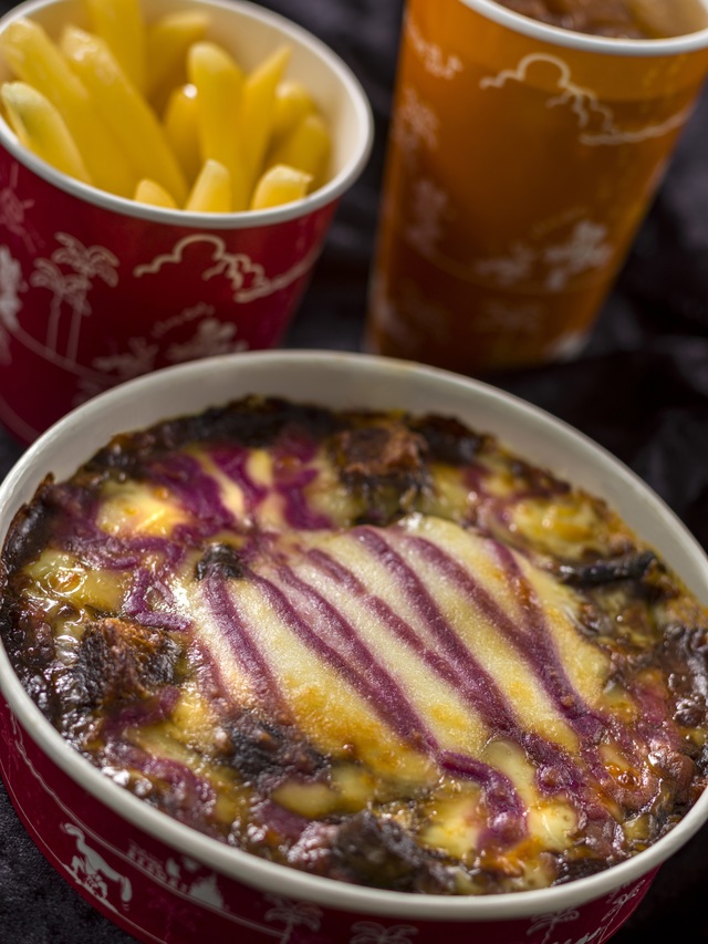 ドックサイドダイナー「スペシャルセットブラックカレードリアほか」1360円