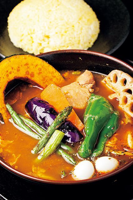 横浜の名店カレー／Asian Bar RAMAI 横浜伊勢佐木モール店　スープカレー チキン 1100円