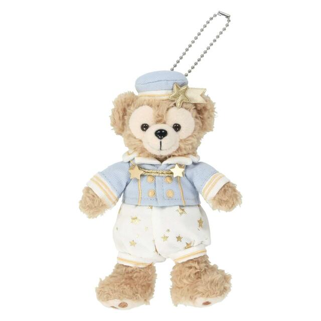 ぬいぐるみバッジ 2,900円｜東京ディズニーリゾート「ダッフィー＆フレンズ20周年：カラフルハピネス」過去のアートがデザインされたスペシャルグッズ｜販売店舗：東京ディズニーシー「マクダックス・デパートメントストア」｜発売日：2025年12月18日（木）