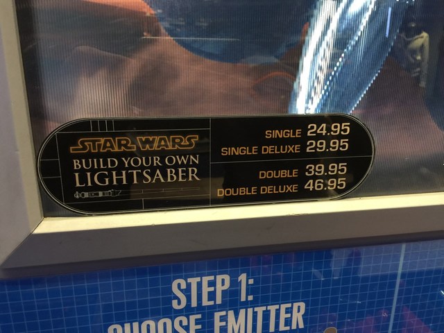 Build your own lightsaberの価格が記載されております