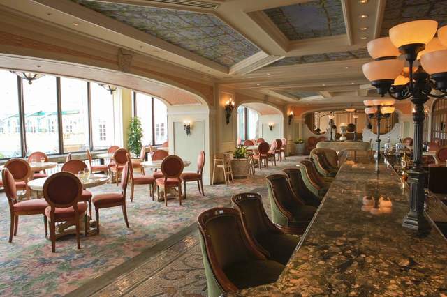 東京ディズニーシー・ホテルミラコスタ「ベッラヴィスタ・ラウンジ」　©Disney