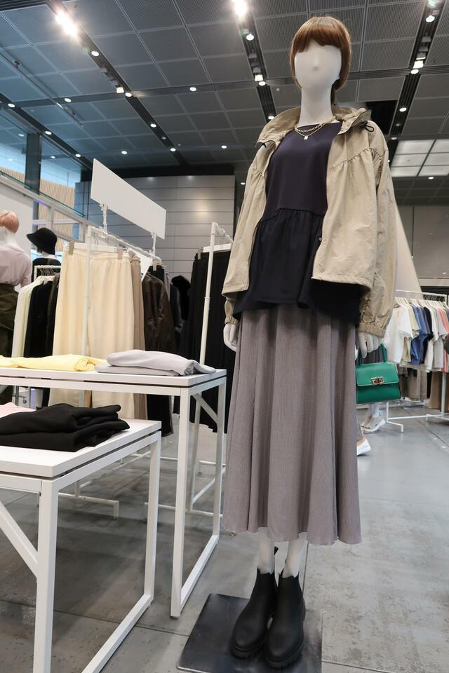 「ボリュームスリーブブラウス」コーディネート例