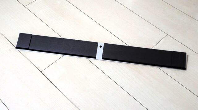 【山崎実業 tower 冷蔵庫横隠せるスライドスチールパネル】裏は全面マグネット。両端だけ厚いのがポイントです