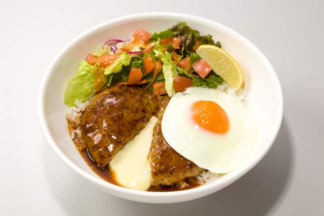 チーズINロコモコボウル