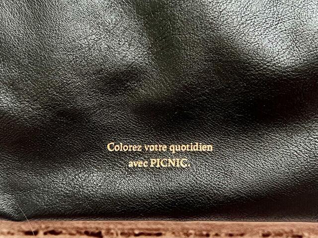 【ROPE PICNIC PASSAGE（ロペピクニックパサージュ）】フランス語で「Life is a PICNIC」を意味するロゴ。ゴールドの箔押しが大人かわいい！