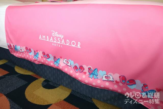 「ディズニー・パルパルーザ“ミニーのファンダーランド”」スペシャルルーム　ベッドの下もかわいい