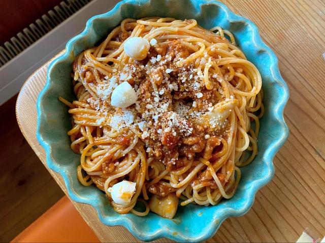 【洋麺屋五右衛門 モッツァレラチーズときのこのミートソース】甘めのミートソースです