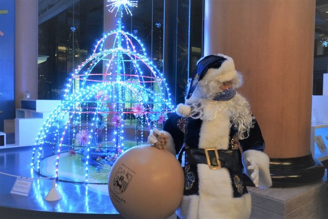 【星野リゾート リゾナーレ熱海】花火クリスマスツリーと花火サンタクロース