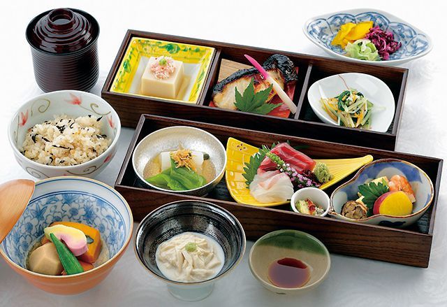 都内・日本料理店の極上ランチ／日本料理 花山椒（御成門）　招花堂弁当 3564円