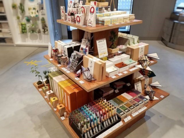 お香や折り紙などの和雑貨