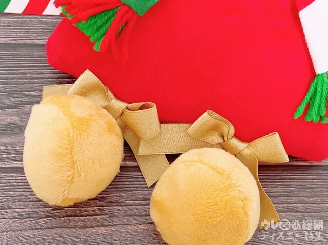 足のヒモにリボン