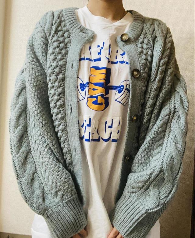 【GU　ケーブルコクーンカーディガン（長袖）】もこもこ感あるニットで暖かい
