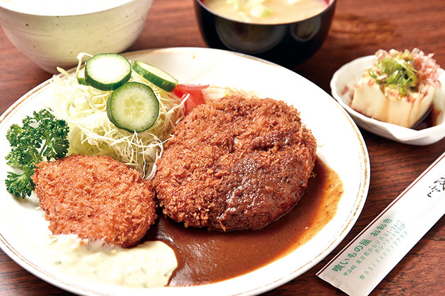 喰いもの屋おおき メンチカツとカニクリームコロッケ定食（ライス・味噌汁・小皿付） 1050円 メンチカツとカニクリームコロッケの揚げたてを提供。