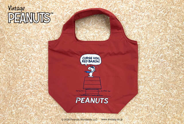 【スヌーピー「刺繍バッグ」】価格：￥6,050、サイズ：約W45×H36×D20cm／パイロットの変装「フライング・エース」のデザイン