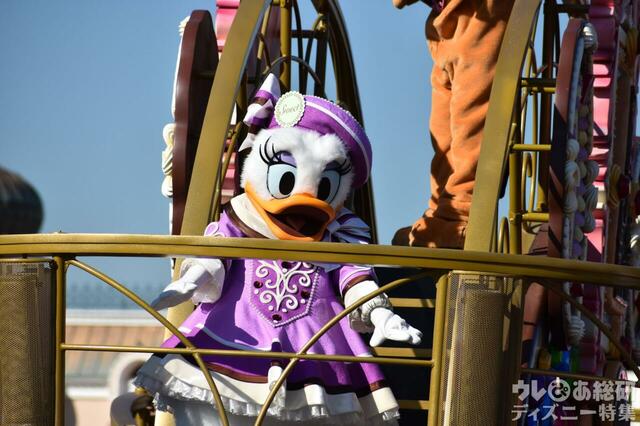 東京ディズニーランド「イッツ・ア・スウィーツフルタイム！」の模様：「ディズニー・パルパルーザ」第3弾「ヴァネロペのスウィーツ・ポップ・ワールド」