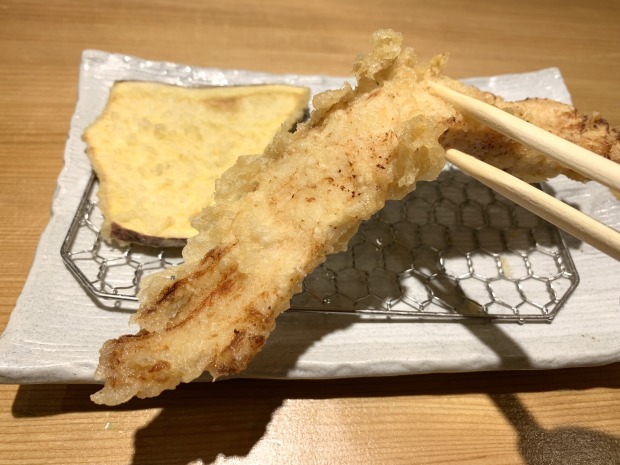 鶏胸肉がパサつかずジューシー！【天ぷら定食 まきの】