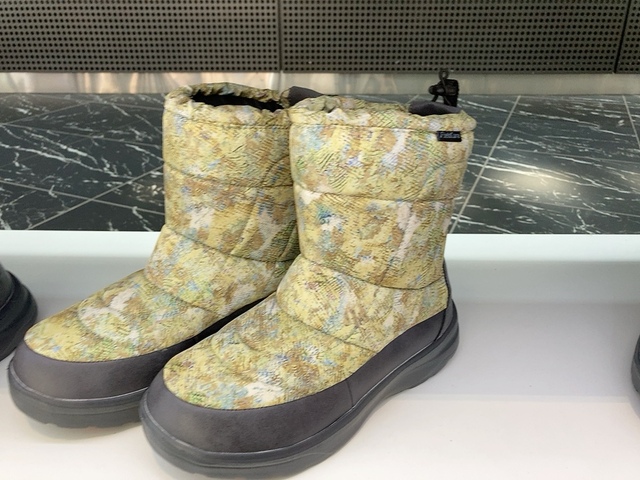 【ワークマン 防寒ブーツケベック】カタログには載っていませんでしたが、展示会にはクラッシュ柄のライトグリーンもありました