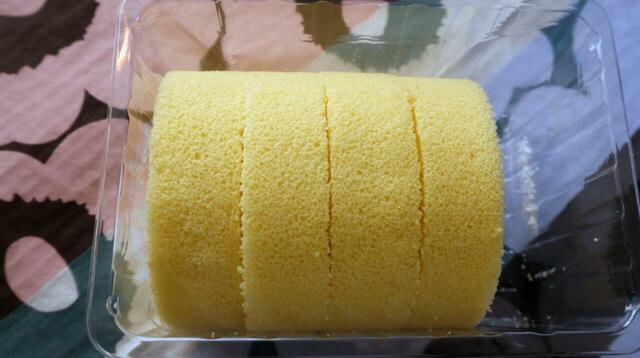 【トライアル おいしさだけにこだわったロールケーキ】4つに切れているので取り分けて食べるだけ!