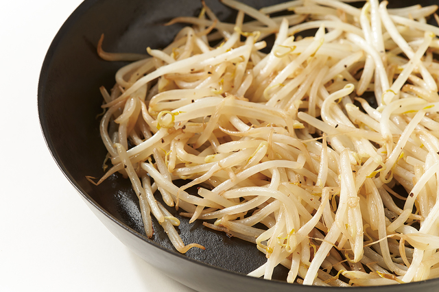 バーミキュラ フライパンで炒めたもやし