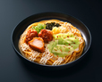 「大盛 から揚げとにんにく背脂醤油マヨパスタ2」＜価格：536円（税込578円）＞【“背脂・バターソース・にんにく・チーズ”の背徳食材！ファミマに「背徳のコンビニ飯」が全8種類登場！】