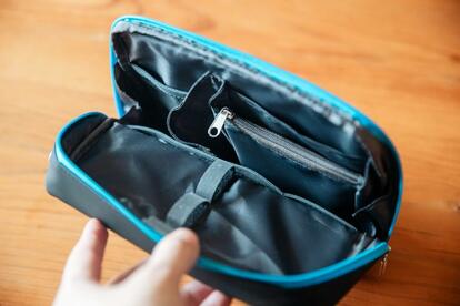 【開封済未使用値下げ不可】Anker Smart Pouch ブラック Anker Smart Pouch | ポーチの製品情報 | Anker Japan 公式オンライン