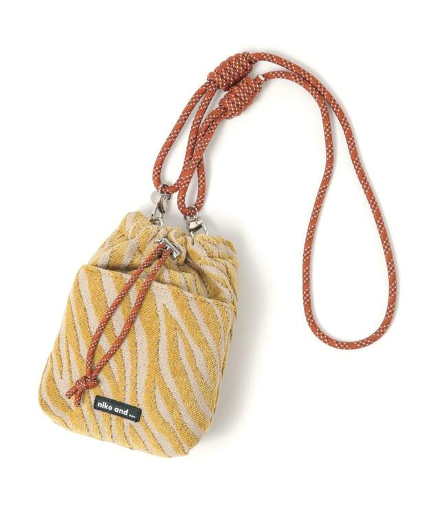 「オリジナル細コードショルダー巾着バッグN」イエローベージュ 2,970円(税込)